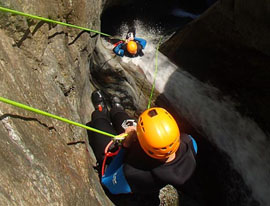 canyon de du gourg des anelles pres de perpignan durant un stage canyon