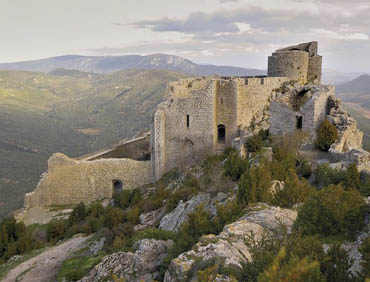 les chateaux cathares dans le fenouilledes
