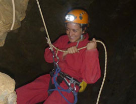 spéléologie dans les gorges de Galamus, durant un stage sportif dans les pyrénées orientales